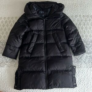 Unisex Zara kids size 7 years down feathers jacket.